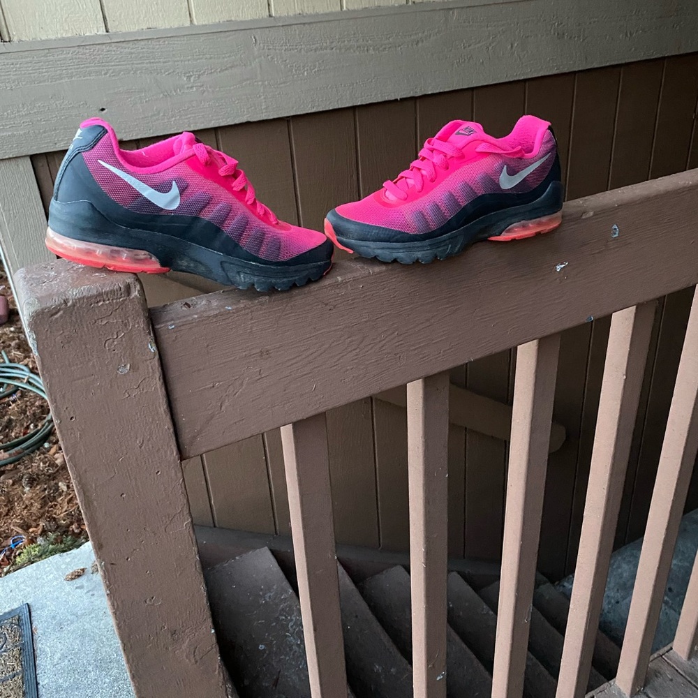 Women’s Sneakers